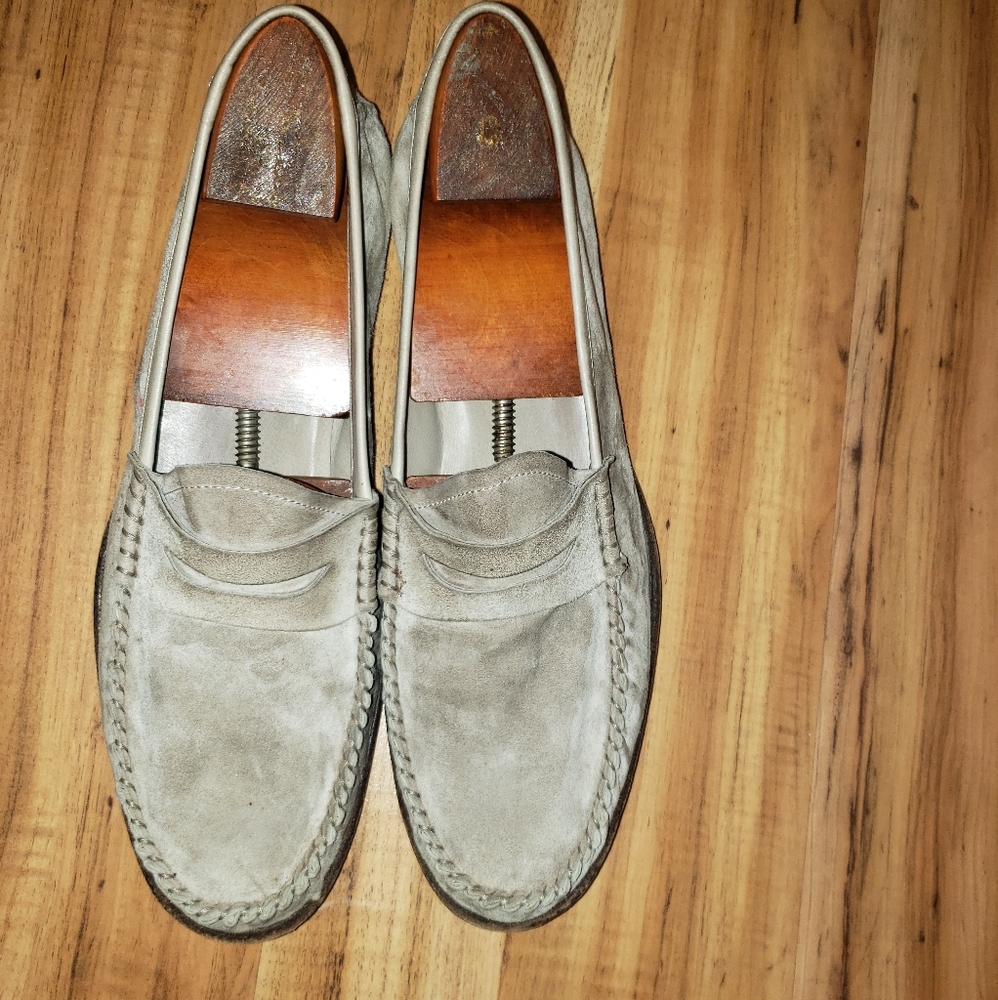 Very soft very supple Suede Gucci loafers